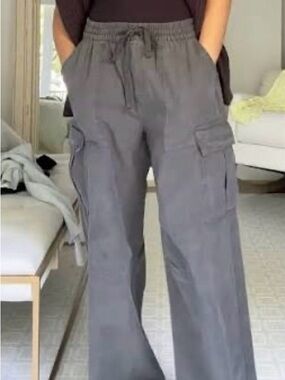 Aerie Gray Cargo Pants - size M